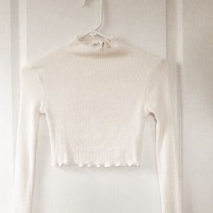 Ribbed cropped mock turtleneck shirt